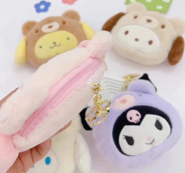 MONEDERA LLAVERO PELUCHE CAPIBARA GATO SANRIO · 2